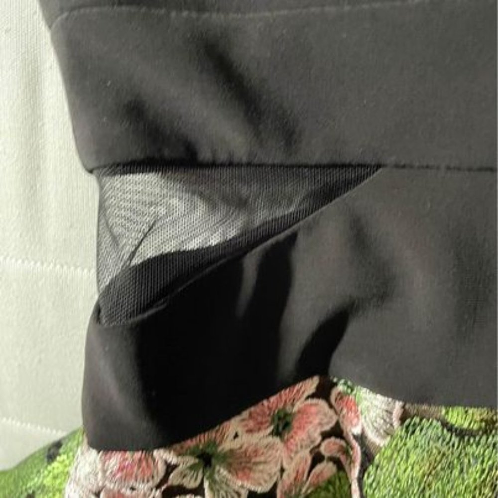 Super Cute/ Adorable- Xscape Size 2 Short Fit & Flare Dress with pink flowers - Picture 2 of 5
